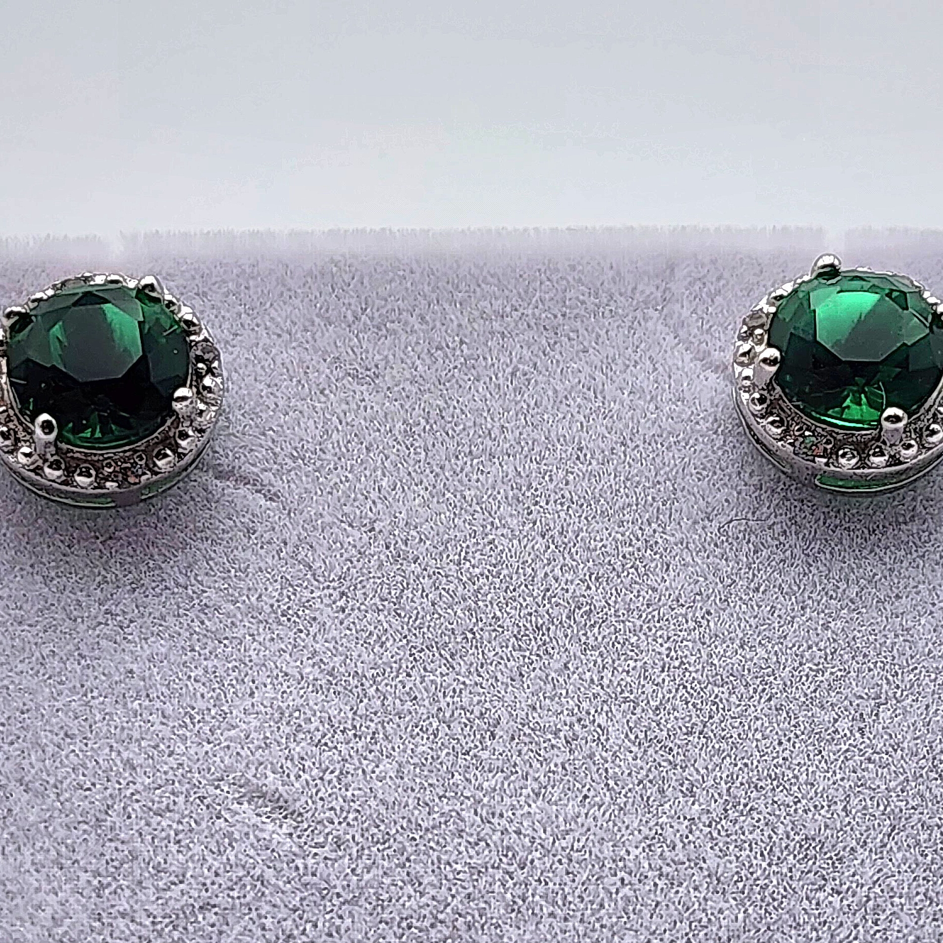 Round 200 Ct Emerald Stud Earrings